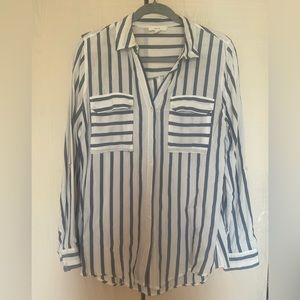 Blue and White Striped Button Up Collared Long Sleeve Shirt Size Large